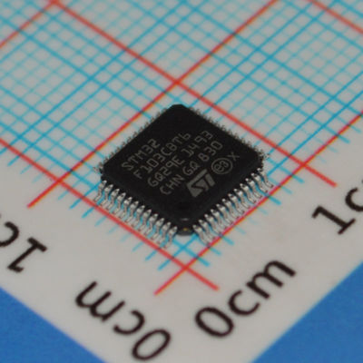 STM32F103CBT6 72MHz Cortex-M3 MCU 128KB แฟลช 20KB แรม 2x12 บิต ADC 3xUSART USB/CAN LQFP-48 2.0-3.6V -40°C ถึง +85°C ผลงานระดับอุตสาหกรรม