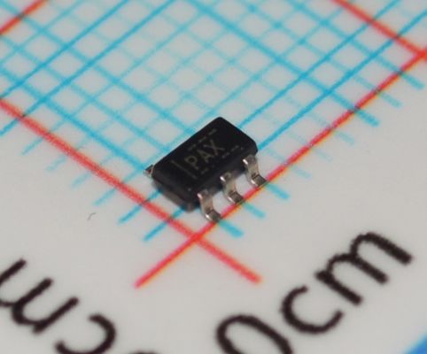 TLV70450DBVR 5V 150mA LDO ที่ใช้พลังงานต่ำพิเศษ (300nA) พร้อม PSRR สูง (70dB) ความแม่นยำ 2% เสถียรด้วยตัวเก็บประจุเซรามิก 1μF ขาเปิดใช้งานและการป้องกันความร้อนในแพ็คเกจ SOT-23