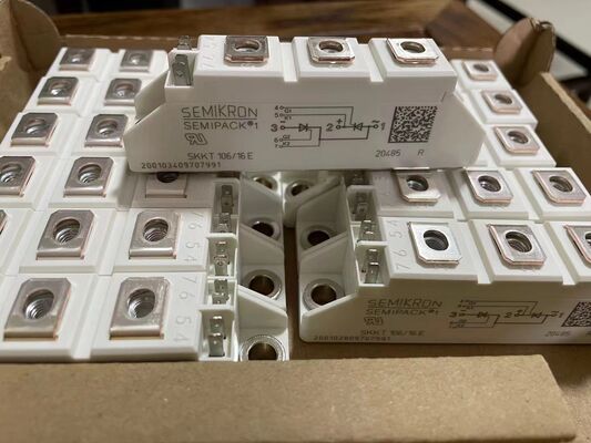 SKKT106/16E 1600V 106A โมดูลไทริสตอร์คู่ VF 1.35V 2.4kA ความดันแรงสูง AlN เครื่องติดต่อความดันฐานเซรามิก SEMIPACK1 การรับรอง UL ที่แยกตัวสําหรับเครื่องเริ่มต้นและเครื่องขับเคลื่อนอ่อน