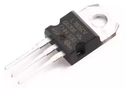 L7805CV-DG ตัวควบคุมแรงดันไฟฟ้าเชิงเส้น 5V 1.5A ป้องกันความร้อนเกิน ปลอดภัยจากไฟฟ้าลัดวงจร แพ็คเกจ TO-220 ช่วงอินพุตกว้าง 7V-35V เหมาะสำหรับแหล่งจ่ายไฟและการควบคุมอุตสาหกรรม