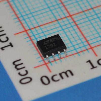LT1792CS8 ตัวควบคุมแรงดันไฟฟ้าตกคร่อมต่ำ 1.5A 3.3V/5V/ปรับได้ แรงดันตกคร่อม 1V ความแม่นยำ ±1% SO-8 -40°C ถึง +125°C สัญญาณรบกวนต่ำ