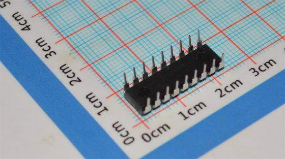 PIC16F54-I/P RISC MCU 8 บิต 20MHz 512x12 Flash 25B RAM 12 I/O DIP-18 2-5.5V -40°C~125°C พลังงานต่ํา < 2mA