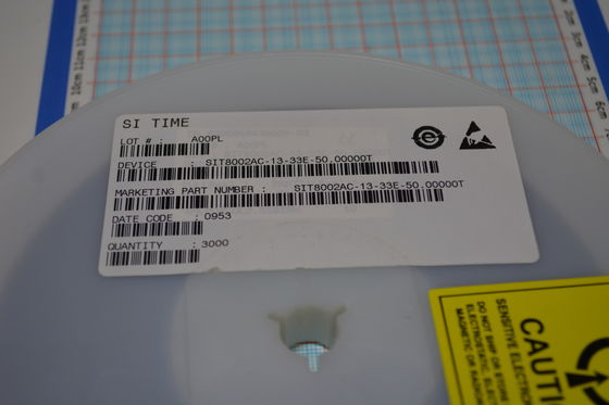 SIT8002AC-13-33E-50.00000T 50MHz MEMS Oscillator ±50ppm ความมั่นคง 1.8-3.3V การบริการ 2.5mA พลังงานต่ํา LVPECL การออก -40°C ถึง +85°C AEC-Q100 มีคุณสมบัติ