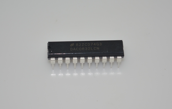 DAC0832LCN DAC แบบคูณ 8 บิต เวลาตั้งค่า 1μs เอาต์พุต ±10V กำลังไฟ 20mW DIP-20 0°C ถึง +70°C