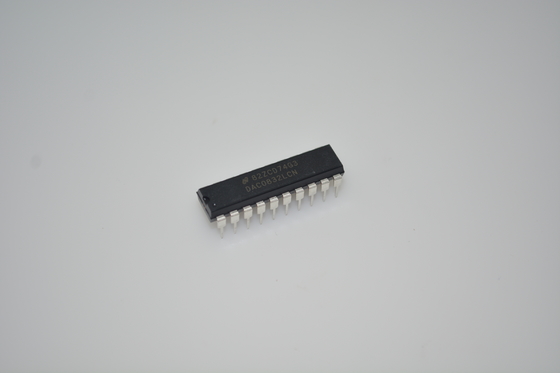 DAC0832LCN DAC แบบคูณ 8 บิต เวลาตั้งค่า 1μs เอาต์พุต ±10V กำลังไฟ 20mW DIP-20 0°C ถึง +70°C