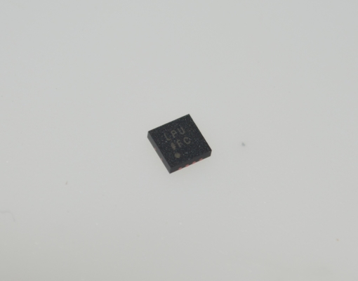 ADM7170ACPZ-3.3-R7 3.3V 2A LDO Regulator 1.8-6.5V ทางเข้า 1μV RMS เสียง 75dB PSRR LFCSP-8 -40°C ถึง +125°C AEC-Q100