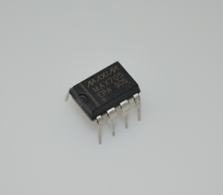 MAX705EPA ตัวควบคุมไมโครโปรเซสเซอร์ 4.65V Threshold พัลส์รีเซ็ต 200ms แหล่งจ่ายไฟ 5V DIP-8 -40°C ถึง +85°C