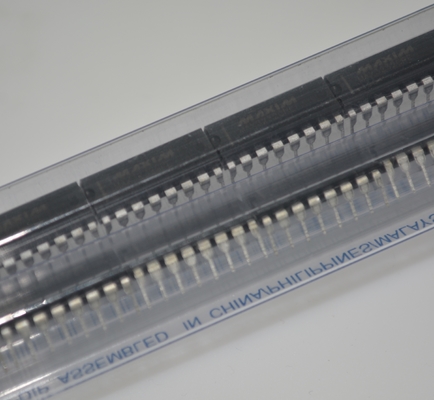 MAX3232CPE RS-232 เครื่องรับสัญญาณ ±15kV ESD Protection 3.0-5.5V ความดันสูง 1μA พลังงานต่ํา 250kbps อัตราการส่งข้อมูล 2 ไดรเวอร์/2 เครื่องรับสัญญาณ DIP-16 Package for Industrial Comms