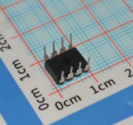 AD820AN Op-Amp แบนด์วิดธ์ 5MHz อัตราการเปลี่ยนแปลง 16V/µs แหล่งจ่ายไฟเดี่ยว/คู่ กระแสไฟต่ำ 1.8mA เอาต์พุตแบบ Rail-to-Rail -40°C~125°C 8-Pin DIP/SOIC เกรดอุตสาหกรรม