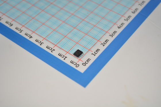 ADR02ARZ ความแม่นยํา 5.0V ความดันอ้างอิง ความรบกวนต่ําสุด 4μVpp 0.02% ความแม่นยําเริ่มต้น 3ppm/°C ความเคลื่อนไหว 10mA ผลิต 1.2V ถึง 15V ระยะ