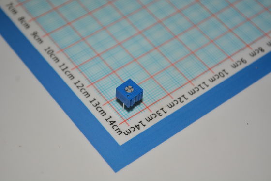 3362P-1-102LF ทริมพอต 1kΩ โพเทนชิออมิเตอร์ความแม่นยำ 10 รอบ ±10% ความคลาดเคลื่อนแบบติดตั้งผ่านรู องค์ประกอบเซรามิกเมท ปรับได้เชื่อถือได้ เหมาะสำหรับการสอบเทียบและการปรับแต่งวงจร