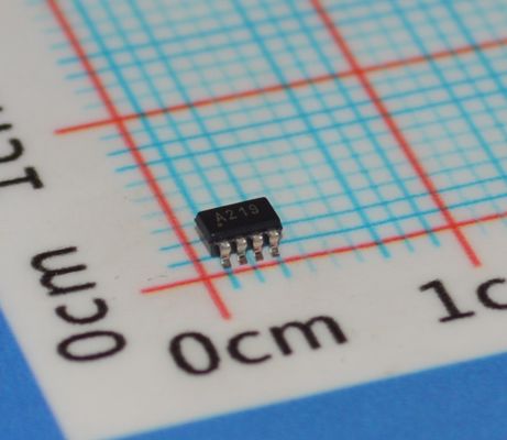 INA219AIDCNR เครื่องวัดกระแส/พลังงานความแม่นยำสูงพร้อมอินเทอร์เฟซ I2C ความแม่นยำ 0.1% ช่วง 26V, การตรวจจับแบบสองทิศทางออฟเซ็ตต่ำ แพ็คเกจ SOT-23 ขนาดเล็ก การสอบเทียบและการแจ้งเตือนที่ตั้งโปรแกรมได้