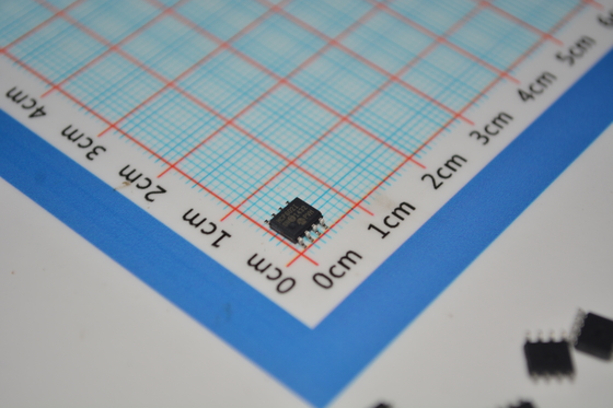MCP602-I/SN 2.7V-6V Dual Op Amp ด้วยความกว้างแบนด์ 10MHz ความต่ํา 1.8mA ปัจจุบัน Rail-to-Rail I/O การทํางาน 3V/5V และแพคเกจ SOIC 8-pin