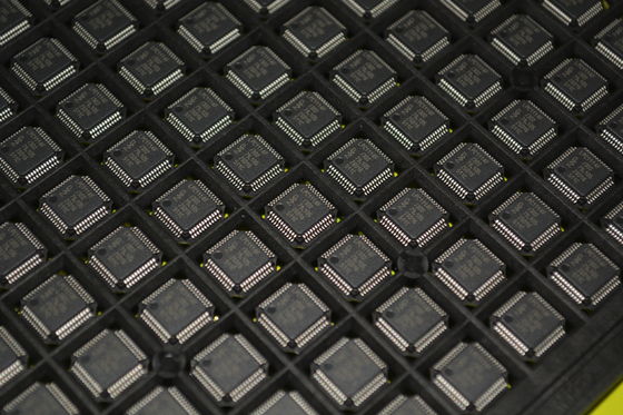 LPC1114FBD48/302 ARM Cortex-M0 MCU 32 บิต 50MHz CPU แฟลช 32KB SRAM 8KB ADC 12 บิต 42 GPIO UART/SPI/I2C ใช้พลังงานต่ำ < 1μA Deep Sleep