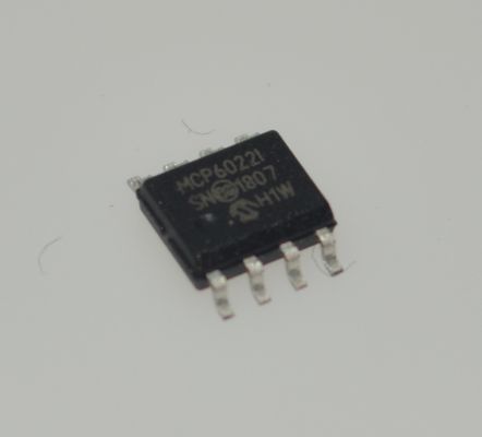 MCP6022-I/SN แอมป์คู่ 2.7-5.5V แรงดันไฟฟ้ากว้าง แบนด์วิดท์ 10MHz อัตราการหมุน 7V/μs อัตราส่วนการปฏิเสธโหมดทั่วไป (CMRR) 120dB อินพุต/เอาต์พุตแบบ Rail-to-Rail ใช้พลังงานต่ำ 0.9mA แพ็คเกจ SOIC-8 ระดับอุตสาหกรรม