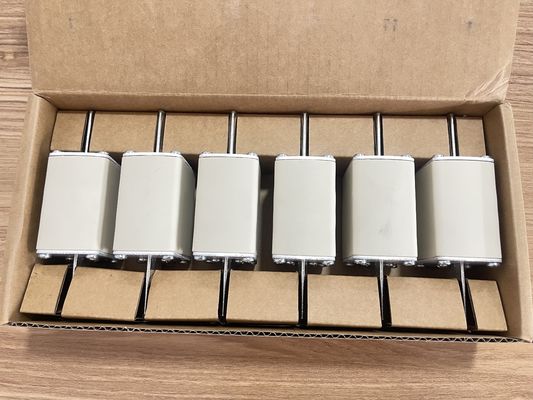 NH1GG69V125P IGBT 125A/1200V พลังงานสูญเสียน้อย ประสิทธิภาพสูง 175 ° C ความแข็งแรง การแยกกันอย่างสมบูรณ์แบบ สร้างคอมแพคต์สําหรับอินเวอร์เตอร์อุตสาหกรรมและ EV