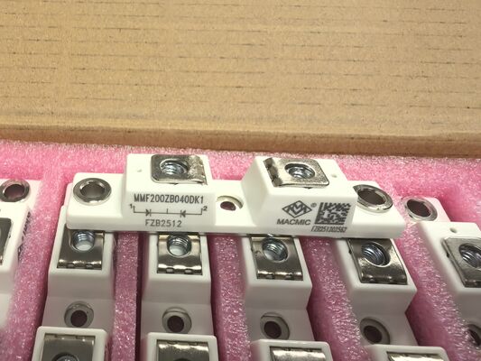 MMF200ZB040DK1 200A SiC MOSFET Power Module 400V Low Rds ((on) 1.6mΩ ประสิทธิภาพสูง การสลับความเร็วสูง รุ่นรถยนต์