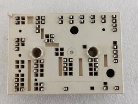 35ACC12F4V1 ทรานซิสเตอร์ PNP สำหรับยานยนต์ 12V 3.5A, VCE(sat) ต่ำ 250mV, อัตราขยายกระแสสูง, แพ็คเกจ SOT-223, ได้รับการรับรอง AEC-Q101 สำหรับการสลับโหลดและการควบคุมมอเตอร์ในยานยนต์