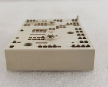 35ACC12F4V1 ทรานซิสเตอร์ PNP สำหรับยานยนต์ 12V 3.5A, VCE(sat) ต่ำ 250mV, อัตราขยายกระแสสูง, แพ็คเกจ SOT-223, ได้รับการรับรอง AEC-Q101 สำหรับการสลับโหลดและการควบคุมมอเตอร์ในยานยนต์