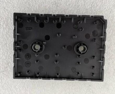 35ACC12F4V1 ทรานซิสเตอร์ PNP สำหรับยานยนต์ 12V 3.5A, VCE(sat) ต่ำ 250mV, อัตราขยายกระแสสูง, แพ็คเกจ SOT-223, ได้รับการรับรอง AEC-Q101 สำหรับการสลับโหลดและการควบคุมมอเตอร์ในยานยนต์