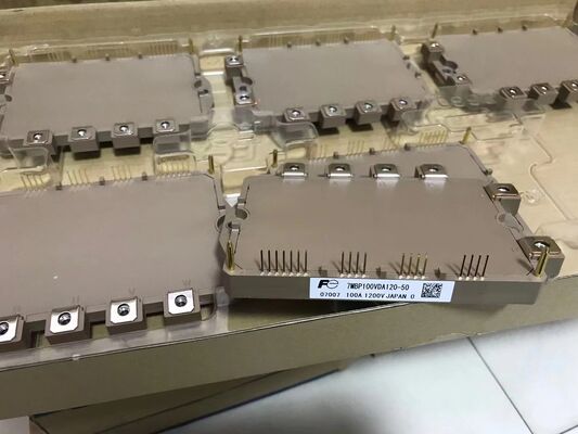 7MP100VDA120-50 โมดูล IGBT 1200V 100A Low Vce(sat) 2.5V Low Loss ทนทานต่อไฟฟ้าลัดวงจรสูง NTC ในตัว แพ็คเกจขนาดกะทัดรัด สำหรับไดรฟ์อุตสาหกรรมและ UPS