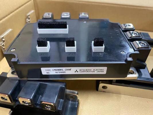CM200RL-24NF 1200V 200A โมดูล IGBT สองแบบ VCE ต่ํา (sat) ความแข็งแรงของวงจรสั้นสูง ความเสียในการสลับต่ํา สําหรับเครื่องขับเคลื่อนมอเตอร์อุตสาหกรรมและ UPS พลังงานสูง