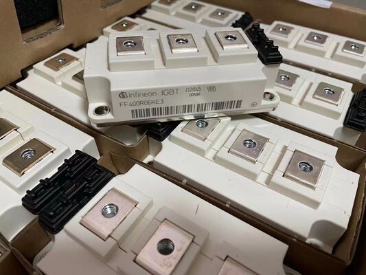 FF400R06KE3 600V 400A IGBT โมดูล VCE ต่ํา (sat) ความแข็งแรงของวงจรสั้นสูง ความสูญเสียการสลับต่ํา ความโดดเดี่ยวสูงสําหรับเครื่องขับเคลื่อนมอเตอร์อุตสาหกรรมและ UPS กําลังสูง