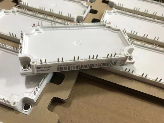 FP100R12KT4 1200V 100A PIM IGBT Module TRENCHSTOP™ IGBT4 Low VCE(sat) 2.1V ไดโอดเรียงกระแสและเบรกในตัว แผ่นฐานทองแดง NTC การสูญเสียการสวิตช์ต่ำ สำหรับมอเตอร์ไดรฟ์