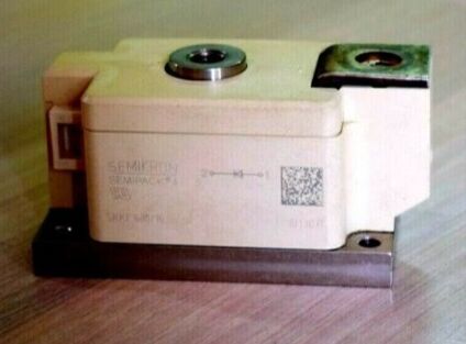 SKKE600/16 1600V 600A โมดูลไดโอดเดี่ยว VF ต่ำพิเศษ 1.5V กระแสไฟกระชากสูง 22kA SEMIPACK4 ฐานแยก การถ่ายเทความร้อนดีเยี่ยม ความน่าเชื่อถือสูง ได้รับการรับรอง UL สำหรับวงจรเรียงกระแสและการเชื่อม