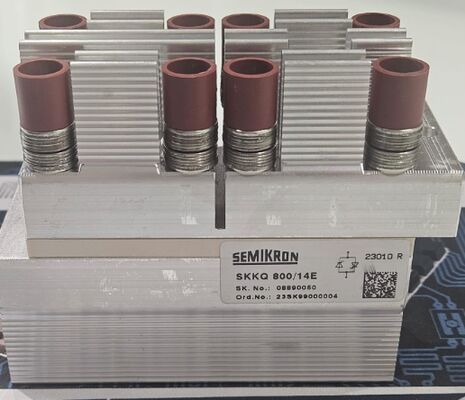 SKKQ800/14E 1400V 800A โมดูลไทริสตอร์เดี่ยว การสลับเร็ว VF ต่ํา 1.37V 12kA การกระตุ้น AlN การติดต่อความดันฐานเซรามิก การขยายประตู UL รับรองสําหรับเครื่องเริ่มต้นและเครื่องเปลี่ยนอัตรา