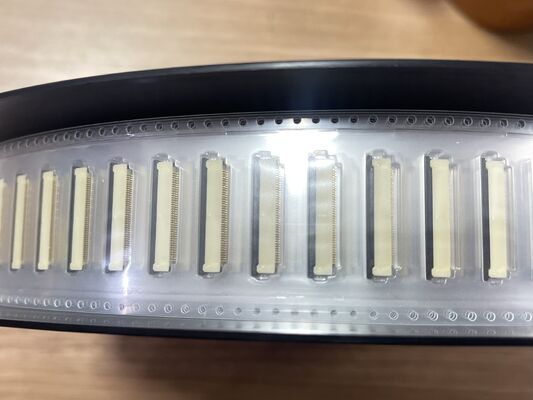 62684-401100ALF FFC/FPC Connector 40 ตำแหน่ง ระยะพิทช์ 0.5 มม. ชนิด ZIF แบบ Flip-Lock Actuator ติดตั้งบนพื้นผิว แนวตั้ง 0.5A 50V เหมาะสำหรับเครื่องใช้ไฟฟ้าและจอแสดงผลสำหรับผู้บริโภค