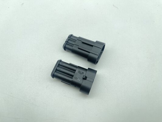 282105-1 3 ตําแหน่ง 5.0 มิลลิเมตร Pitch Wire-to-Board Header Vertical Through Hole Covered Friction Lock Polarized 9A rating สําหรับเครื่องไฟฟ้าและเครื่องควบคุมอุตสาหกรรม