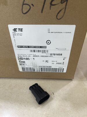 282105-1 3 ตําแหน่ง 5.0 มิลลิเมตร Pitch Wire-to-Board Header Vertical Through Hole Covered Friction Lock Polarized 9A rating สําหรับเครื่องไฟฟ้าและเครื่องควบคุมอุตสาหกรรม