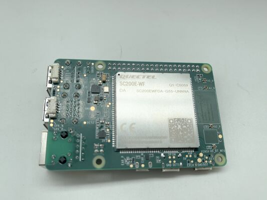 SC200EWFDA-G55-UNNNA ตัวเก็บประจุอิเล็กโทรไลต์อลูมิเนียม SMD พิกัด 200V อุณหภูมิ 105°C ความต้านทานต่ำ อายุการใช้งานยาวนาน ทนกระแสสูง -40 ถึง +105°C สำหรับแหล่งจ่ายไฟและ LED