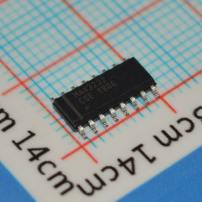 MAX3232CSE ตัวรับส่งสัญญาณ RS-232 3V-5.5V 250kbps 2Tx/2Rx ป้องกัน ESD ±15kV ปิดเครื่อง 0.1μA SOIC-16 -40°C ถึง +85°C