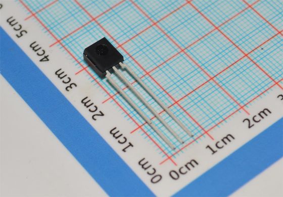 P34836 5G NR RF Power Amplifier 3.3-5V แพ้ 28dB gain 30-6000MHz QFN-16 +105°C การทํางาน การควบคุมความคัดค้านที่บูรณาการ