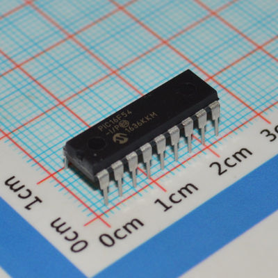 PIC16F54-I/P RISC MCU 8 บิต 20MHz 512x12 Flash 25B RAM 12 I/O DIP-18 2-5.5V -40°C~125°C พลังงานต่ํา < 2mA