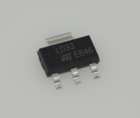 LD1117S33CTR ตัวควบคุมแรงดันไฟฟ้า LDO 3.3V พร้อมเอาต์พุต 1A แรงดันตกคร่อมต่ำ ความแม่นยำสูง การป้องกันกระแสเกินและความร้อน เสถียรด้วยตัวเก็บประจุเซรามิก แพ็คเกจ SOT-223